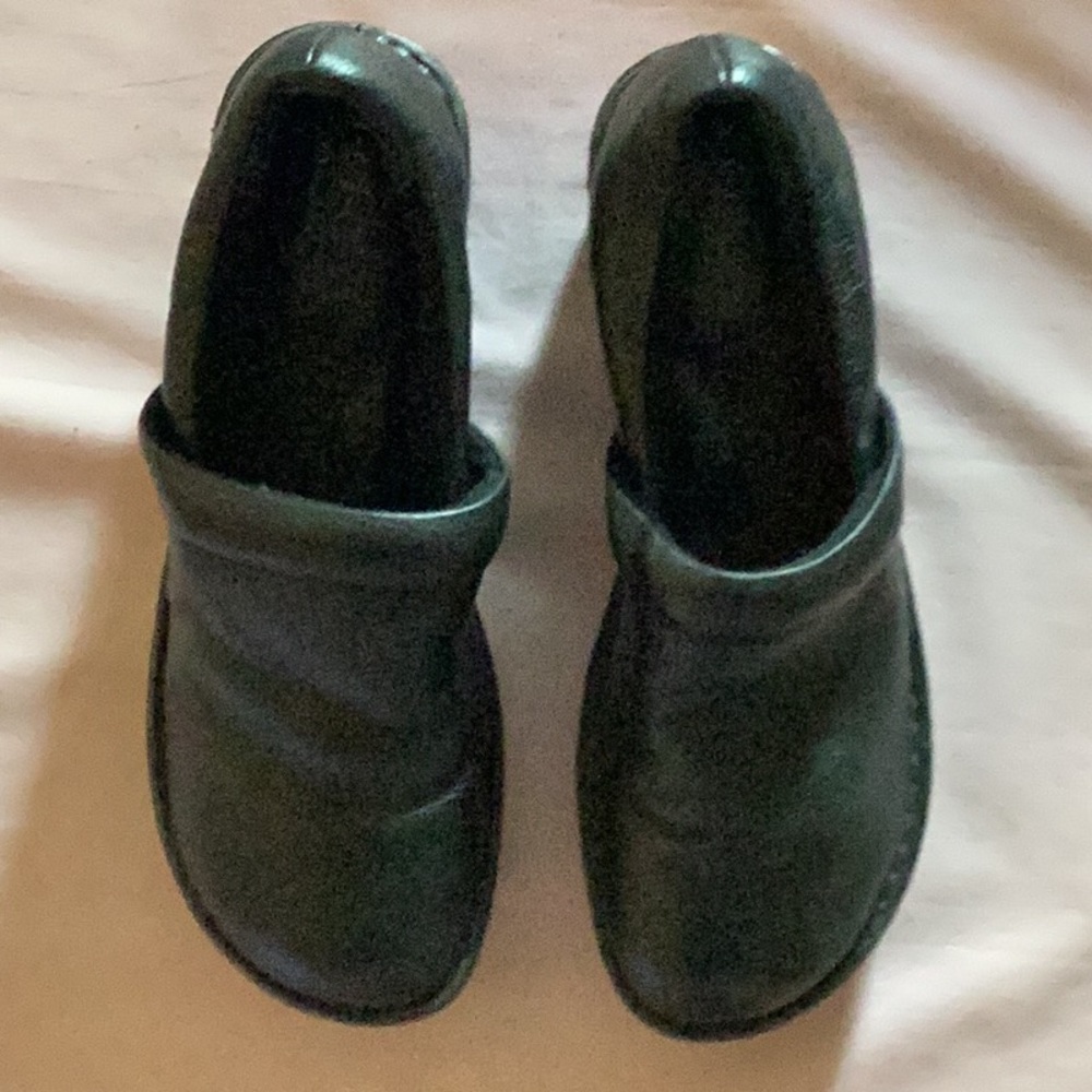 Ladies black shoes